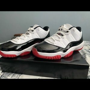 Jordan 11s size 9